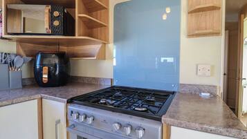 Cookware/dishes/utensils