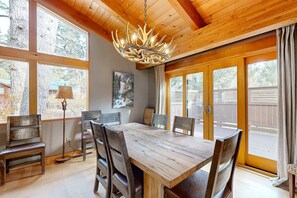 Dining - Serene home with fireplace, wood stove, kitchen, W&D, hot tub, & gas grill (Truckee)
