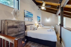 Iron/ironing board, WiFi, bed sheets - Escape to the lake for luxury amenities near Ski Run Marina & Heavenly (South Lake Tahoe)