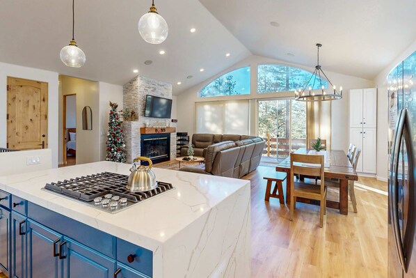Interior - Beautiful & Spacious Newer Home with Lovely Master Suite & Gourmet Kitchen (South Lake Tahoe)