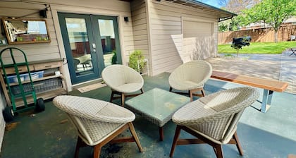 Unique Dallas Stay Tiny Home Fire Pit *Location*