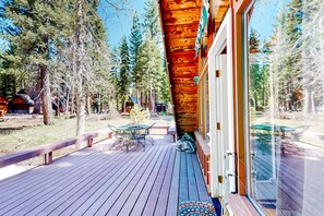 Outdoor dining - Dog-friendly A-frame cabin with 2 decks & fireplace - walk to the beach (Homewood)