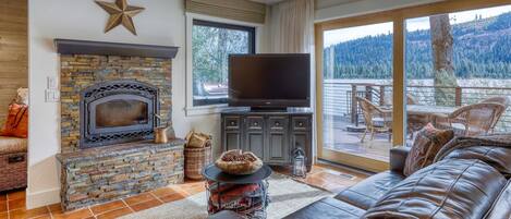 TV, fireplace, offices