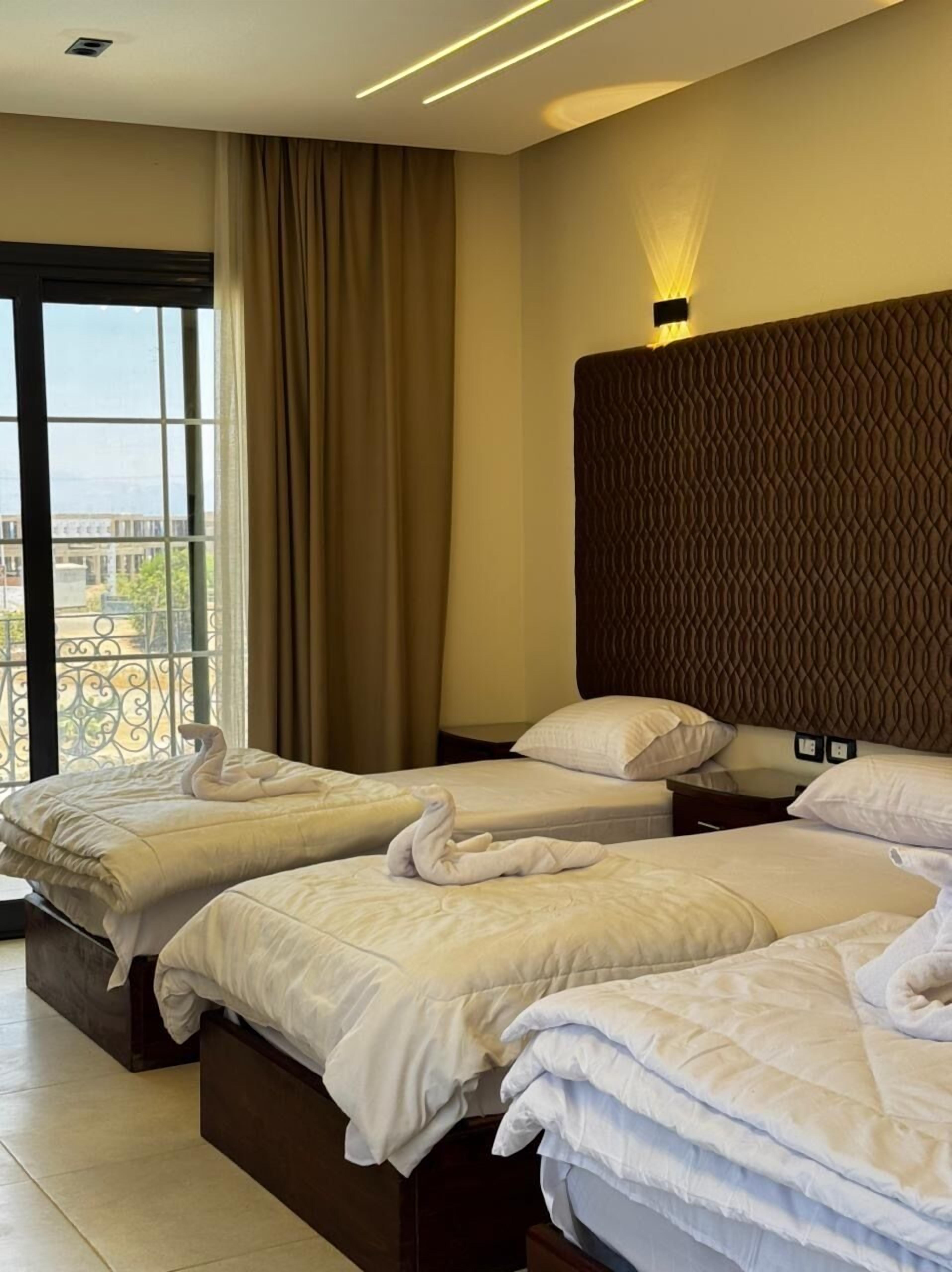 Premium Quadruple Room, Pool View