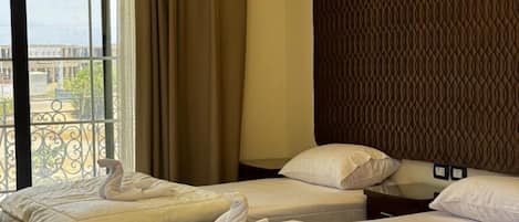 Premium Quadruple Room, Pool View