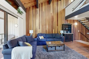 Fernseher, Kamin, Arbeitsbereiche