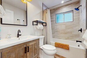 Shower, towels - Family-Friendly Cabin with Spa, Two Decks, Fenced Yard and Play Structure (South Lake Tahoe)
