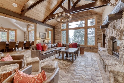 Luxury Northstar Home with Gourmet Kitchen, Fireplaces, Hot Tub, Game Room - Hiking