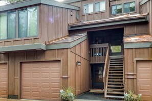 Exterior detail - Second-floor lakefront condo with scenic views & easy access to town & slopes (Truckee)