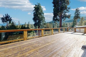 Terrace/patio - Stunning Home with Private Dock, Pier and Beaches, Lake Views (Tahoma)
