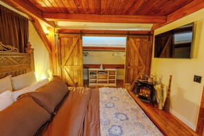 4 habitaciones, tabla de planchar con plancha y cuna de viaje 