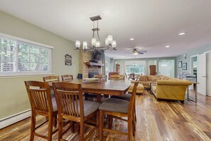 Dining - Family and Pet Friendly Home with Hot Tub, Studio, Short Walk to Lake (South Lake Tahoe)
