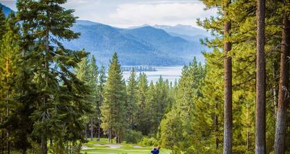 Cozy and Convenient Condo with Fireplace, Deck, W&D, Close to Town, Lake, Trails