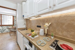 Fridge, microwave, coffee/tea maker, toaster - Támara Oasis Dream 8 by VillaGranCanaria (Maspalomas)