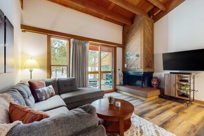 Living area - Cozy townhouse with pool access, board games, and fireplace - near skiing (Northstar - Truckee)