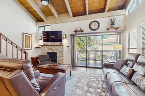 TV, fireplace, offices - Beautiful townhome with peekaboo lake views, pool access, and balcony (South Lake Tahoe)