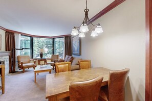 Interior - Everline Resort & Spa Ski-in-ski-out condo, pools, tennis, ice rink, & gym (Olympic Valley)
