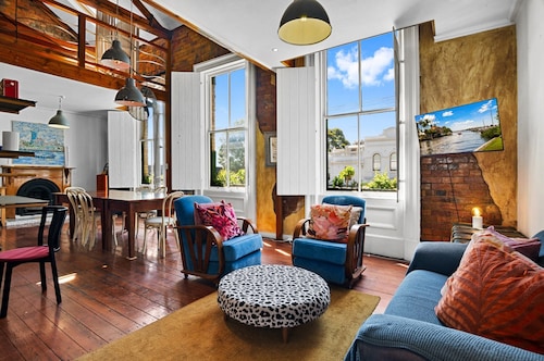 Vintage Loft Residence With Open-plan Mezzanine's