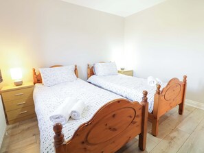 2 bedrooms, individually decorated, individually furnished, free WiFi - Innishore Cottage (Enniskillen)