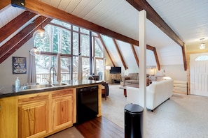 Fernseher, Kamin, Arbeitsbereiche