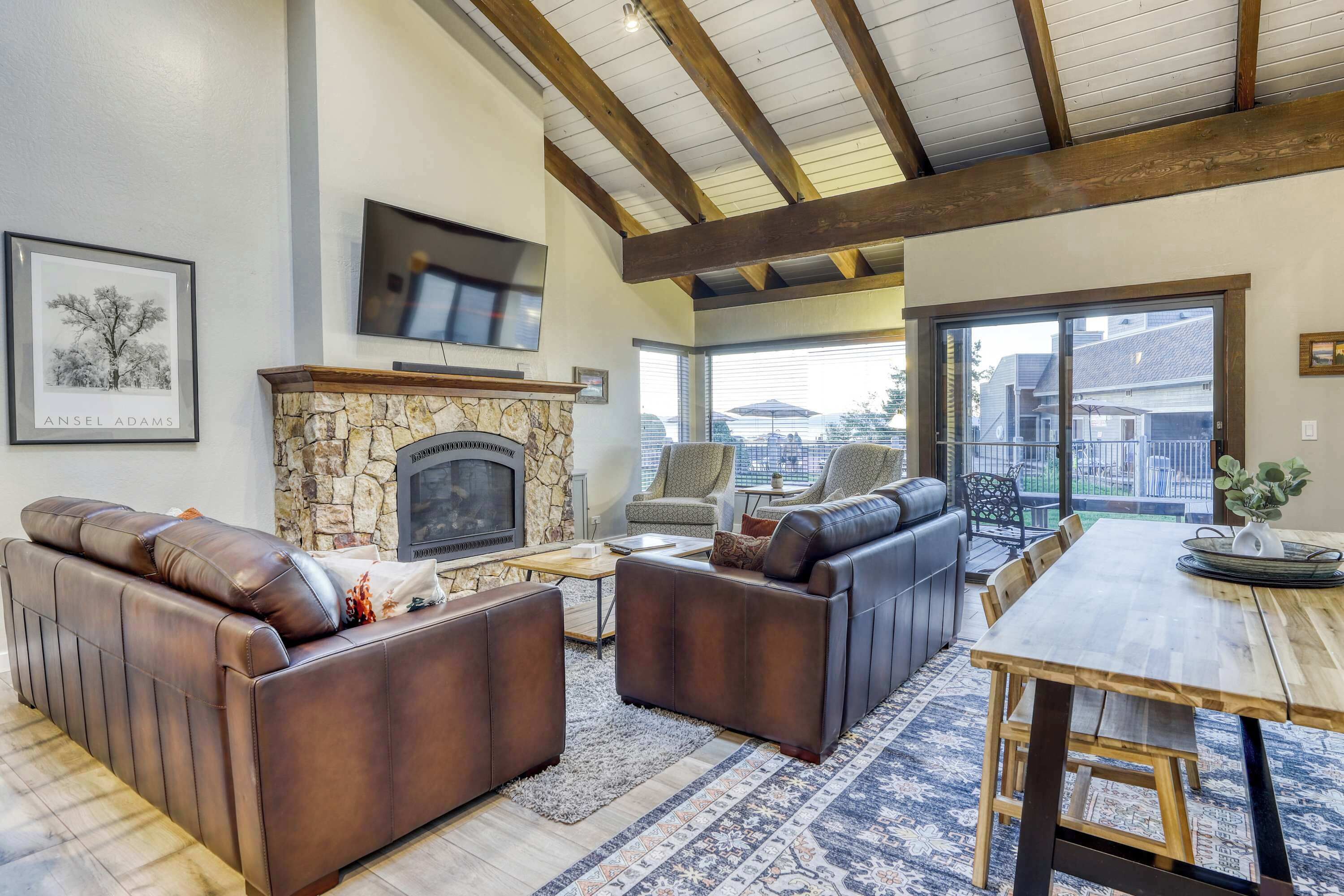 TV, fireplace, DVD player, offices