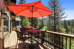 Outdoor dining - Golf-course home with great view, 2 fireplaces, deck & walkable location (Incline Village)
