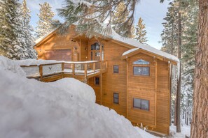 Exterior - Six-story home among the pines with multiple fireplaces, decks & pool table (Truckee)