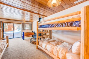 3 habitaciones, escritorio, tabla de planchar con plancha y wifi 