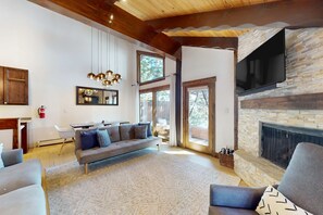 TV, fireplace, offices - Dog-friendly mountain retreat with private hot tub, fireplace & views, sleeps 8 (Stateline)