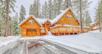 Lovely mountain cabin with hot tub, pools, sauna & dock - near skiing, golf