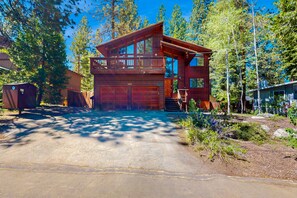 Exterior - 2 Suites & Fireplace - 2 Decks, HVAC, & Grill (Tahoe City)