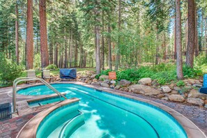 Pool - Friendly Home with Fast WiFi, and Gas Fireplace (Truckee)