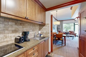 Fridge, microwave, oven, stovetop - Everline Resort & Spa - ski-in/ski-out escape with pools, gym, ice rink & tennis (Olympic Valley)
