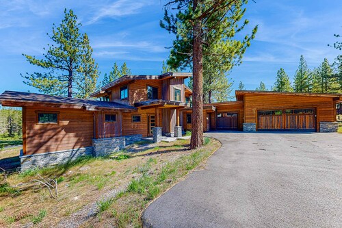Grays Crossing Estate - Chefs Kitchen, 3-Car Garage & Huge Wraparound Deck
