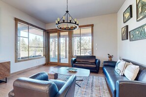TV, fireplace, DVD player, stereo