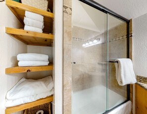 Shower, hair dryer, towels, shampoo - Dog-Friendly Classic Log Cabin with Game Room, Deck & Views (Truckee)