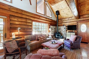 TV, fireplace, offices - Dog-Friendly Classic Log Cabin with Game Room, Deck & Views (Truckee)