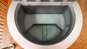 Bain à remous intérieur