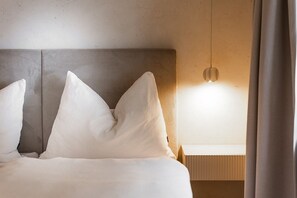 WiFi, bed sheets