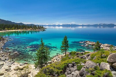 Luxe All-Season Escape - Pool, Sauna, Tennis - Near Kings Beach & Ski Resorts