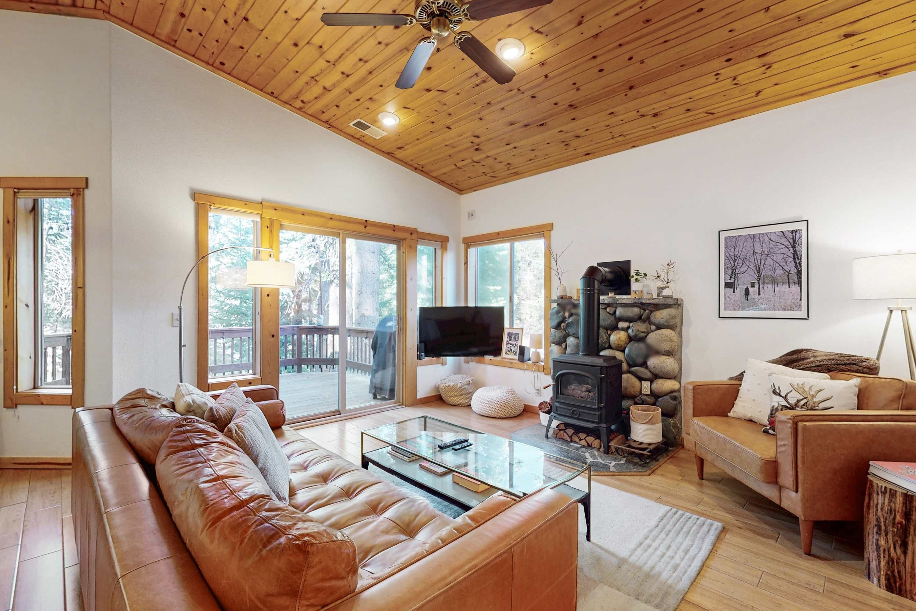 TV, fireplace, offices