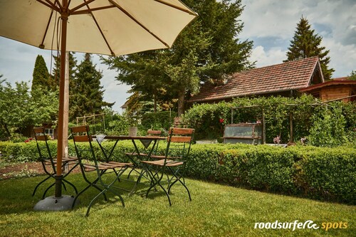 Guest House 'Heuhof-Breiau Gästedoppelzimmer' with Shared Terrace, Shared Garden and Wi-Fi