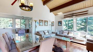 TV, fireplace, offices