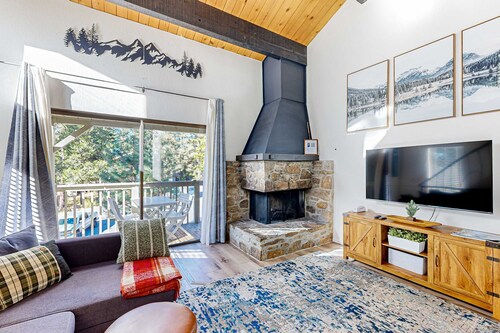 Beautiful condo with modern appliances, two decks, and shared pool