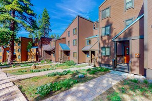 Exterior - Aspen Grove condo near Kings Beach & Northstar Village with balcony (Northstar - Truckee)