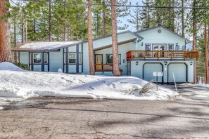 Exterior - Spacious home with a pool table close to golf, skiing, hiking & biking (South Lake Tahoe)