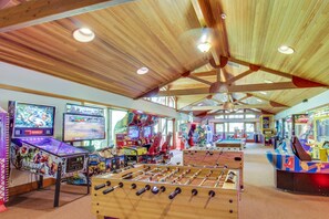 Game room - Dreamy Ski Retreat W/ Private Patio, Shared Pool/Hot Tubs, Free WiFi & More (Truckee)