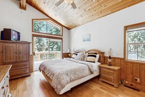 WiFi, bed sheets - Welcoming Home with Deck & Private Hot Tub - Dogs OK (Tahoe Vista)