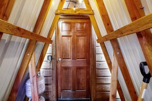 Interior - Serene cabin -  cozy, dog-friendly retreat with modern amenities & rustic charm (Soda Springs)