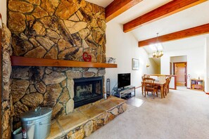Interior - Fantastic lakefront condo with tennis, skiing, fireplace, & W&D, sleeps 6 (Zephyr Cove)